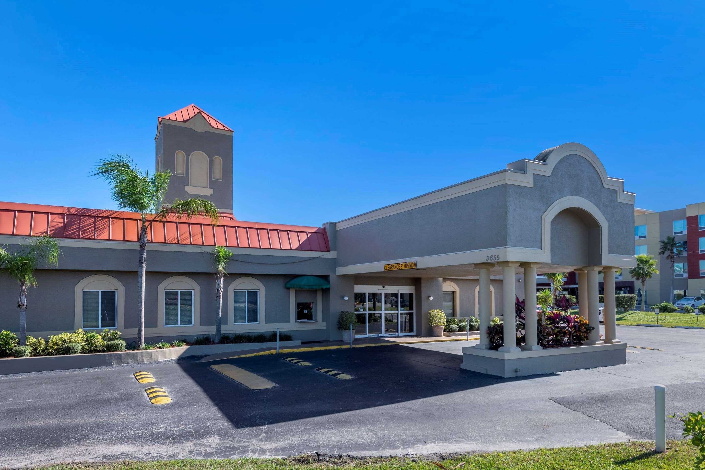 Quality Inn Kennedy Space Center Titusville Exterior photo